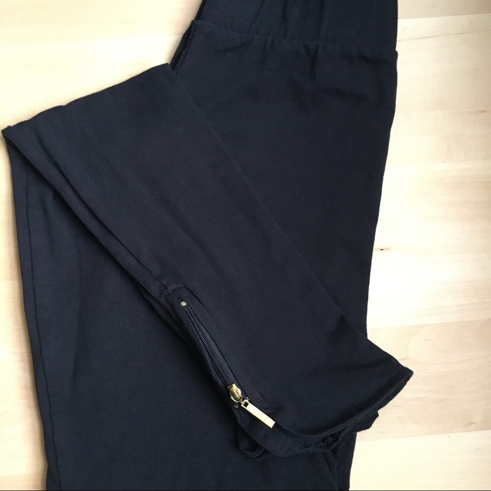 Black Leggings size small with Zipper Ankles